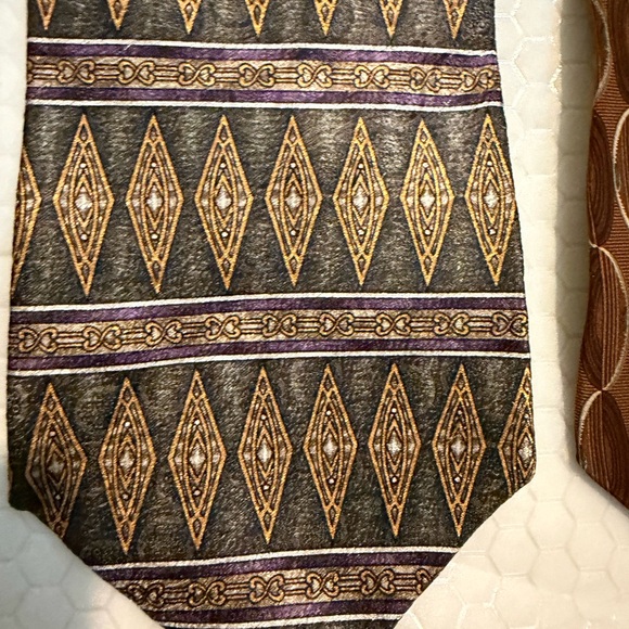Pierre Cardin and Bill Blass Men's Tie Set - Gray, Gold, Brown - Picture 4 of 17
